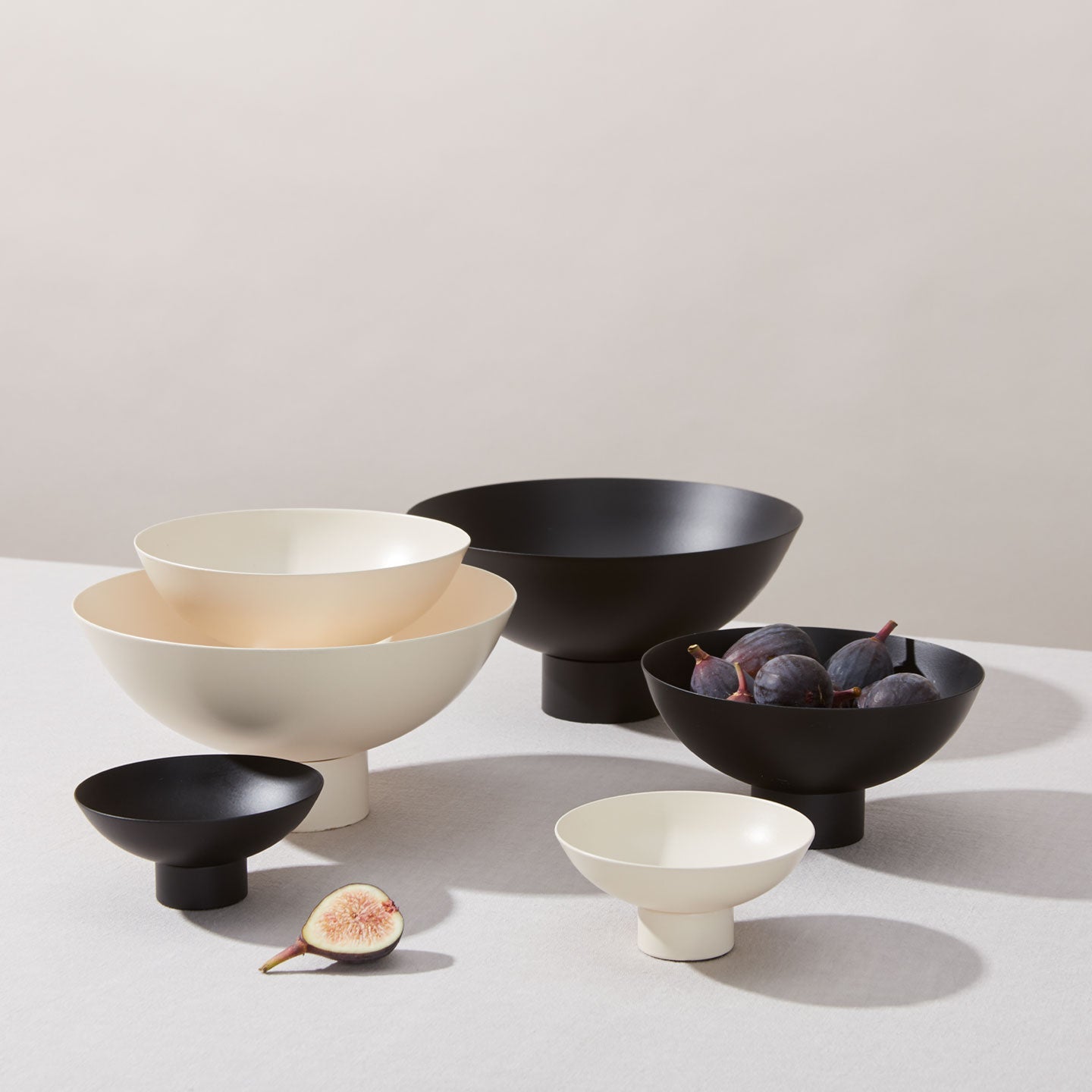 Essential Footed Bowl - Black